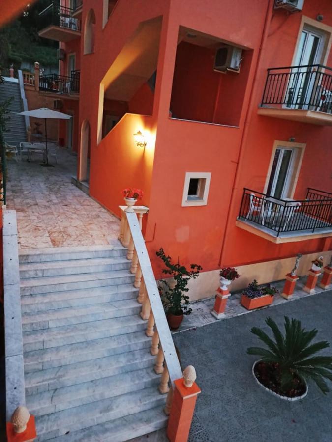 Corfu Sunflower Apartments Benitses  Extérieur photo