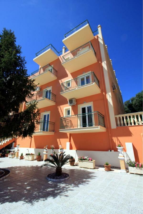 Corfu Sunflower Apartments Benitses  Extérieur photo